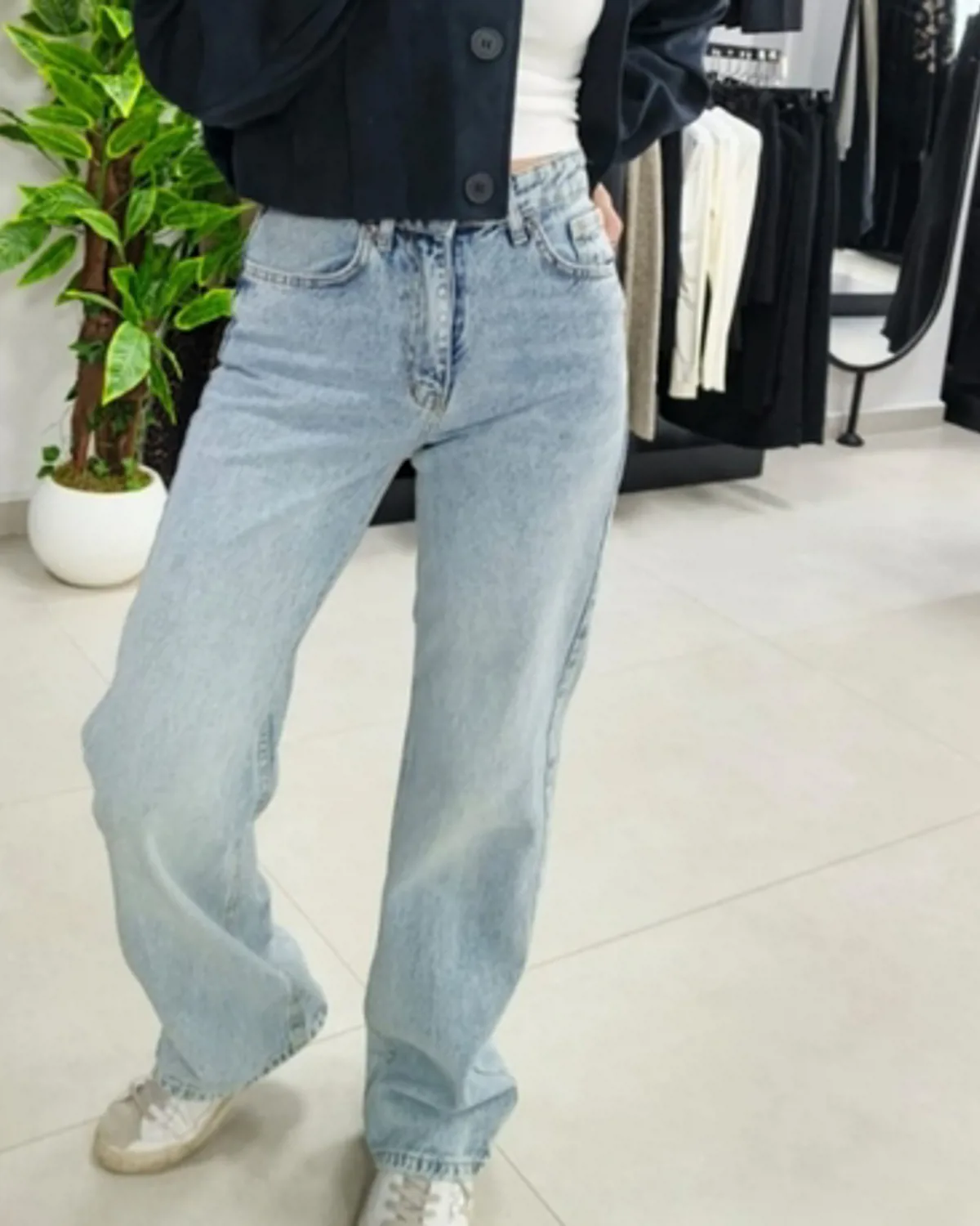 Z*ra Model Straight jean